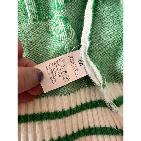 2 amazing pieces Freshman Forever shawl and unbranded geometic green cardigan Me - Picture 7 of 8
